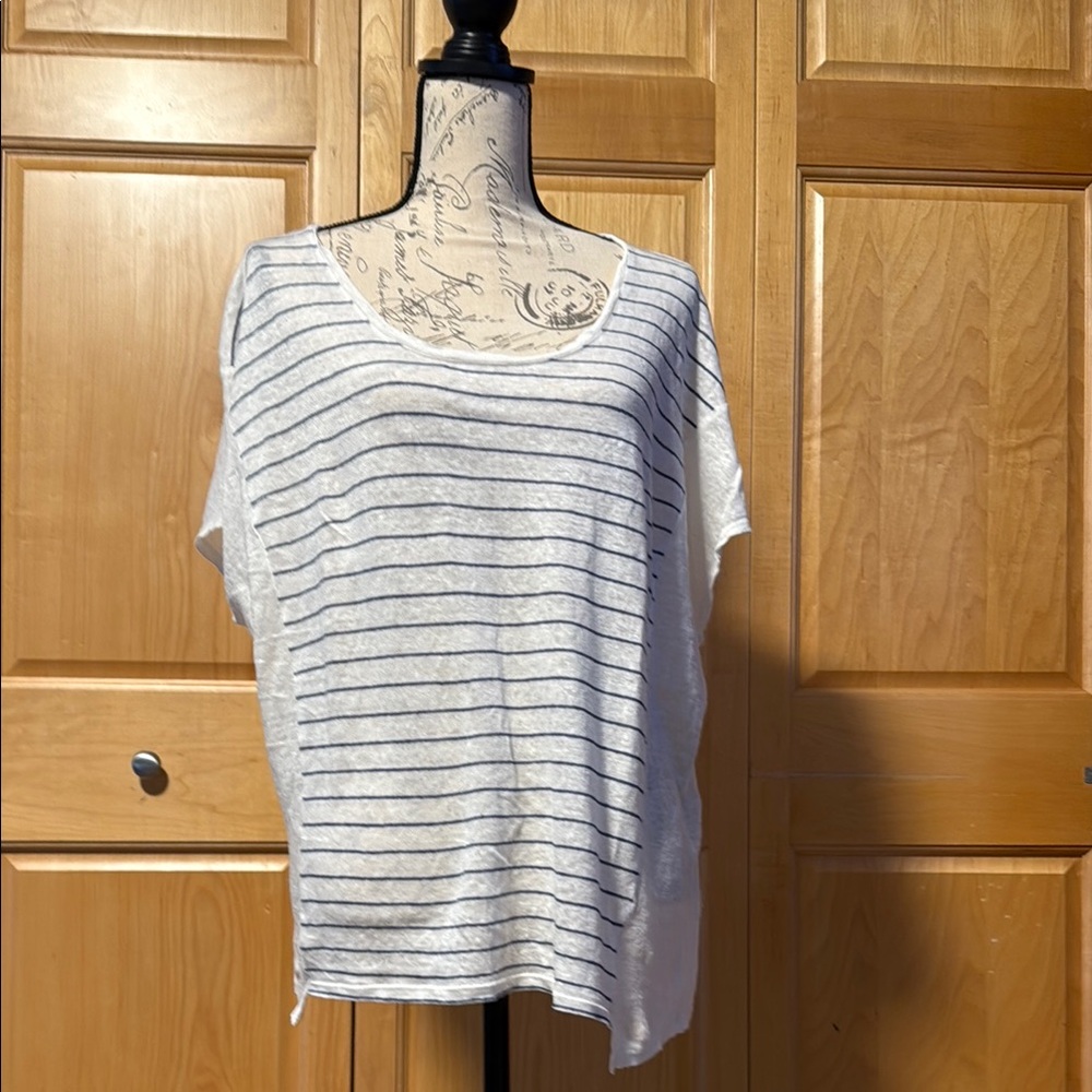 Vince Striped White and Navy Women's Top - L